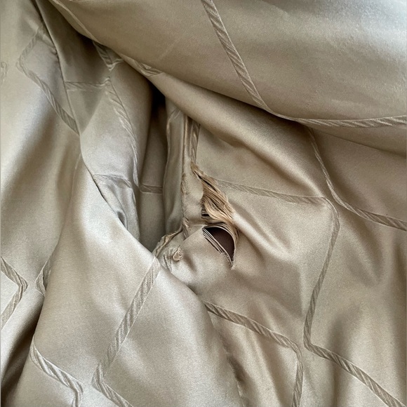 Vintage Montaldo’s Champagne Fur Coat—Size Medium - Picture 8 of 12